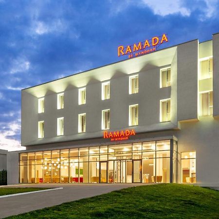 Ramada By Wyndham Targu Jiu Târgu Jiu Exterior foto