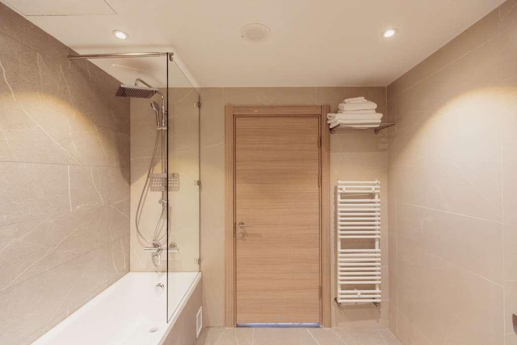 Ramada By Wyndham Targu Jiu Târgu Jiu Quarto foto